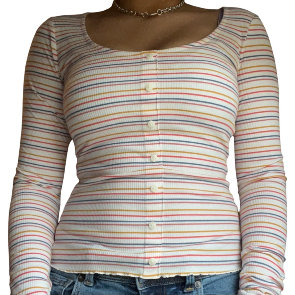 Colorful long sleeve. Size small.